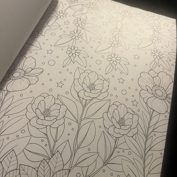 Soothing Color Floral Collection Coloring book. New - Picture 5 of 6